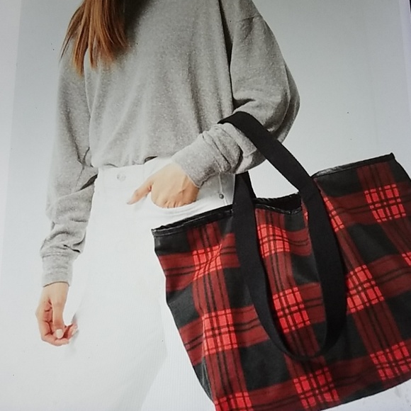 1 left !sALE 🎄♥️HP! reversible leather trim tote - Picture 1 of 8